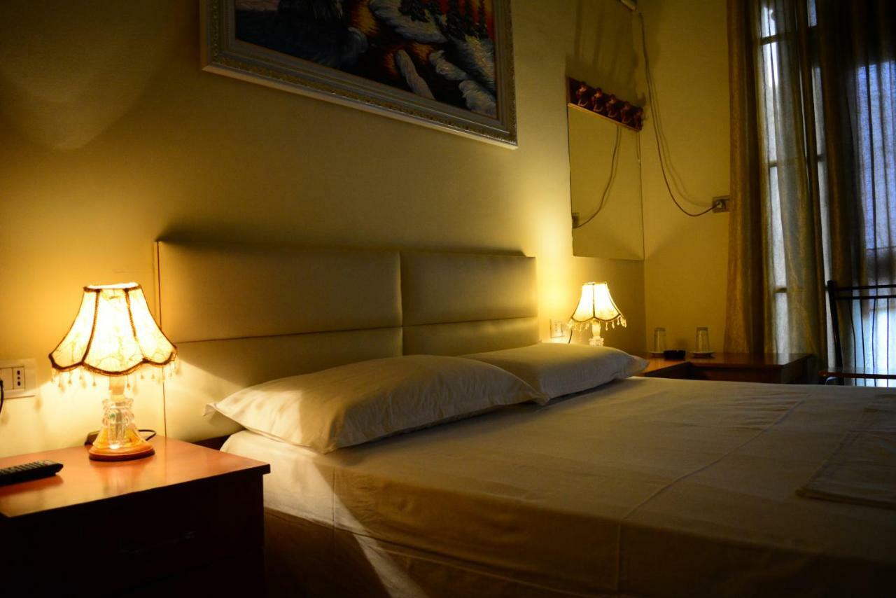 Hotel Republika Tiranë Luaran gambar