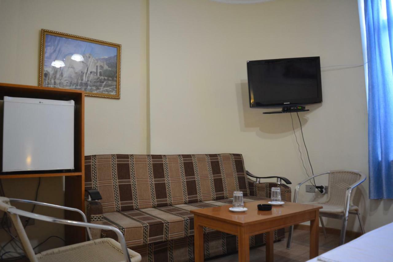 Hotel Republika Tiranë Luaran gambar