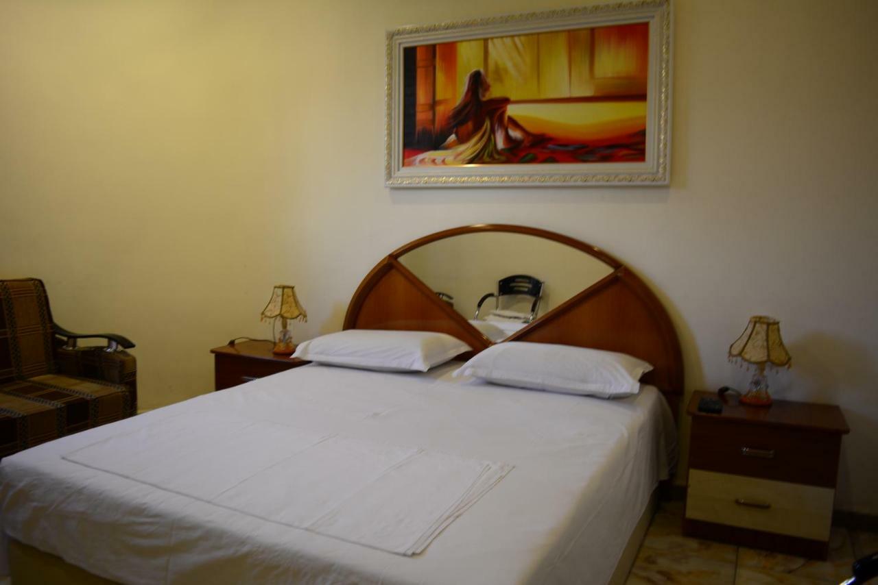 Hotel Republika Tiranë Luaran gambar